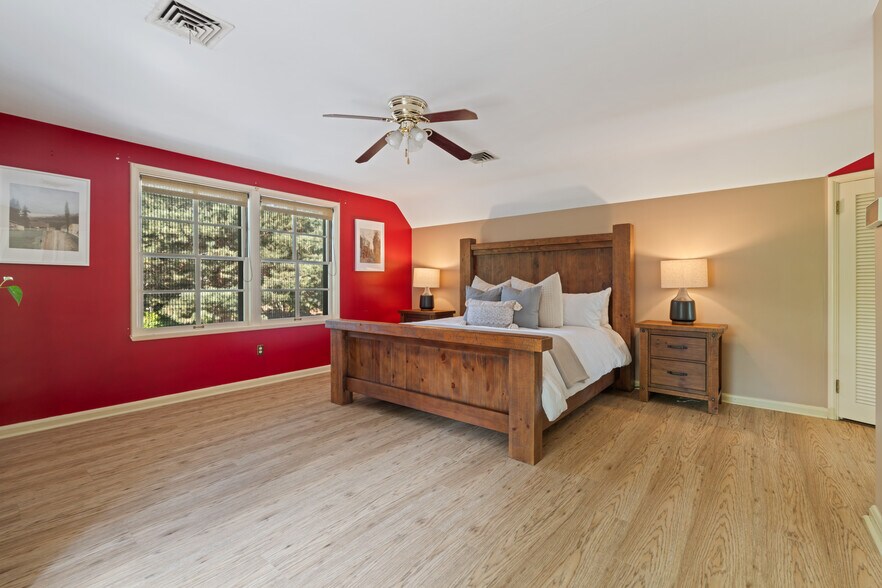 More Photos Of 1001 Cherry Heights Rd, The Dalles Flex For Sale