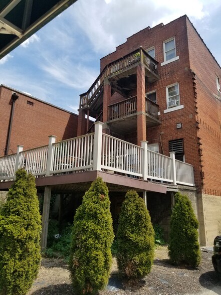 More Photos Of 409 Cavitt Ave, Trafford Bar For Sale