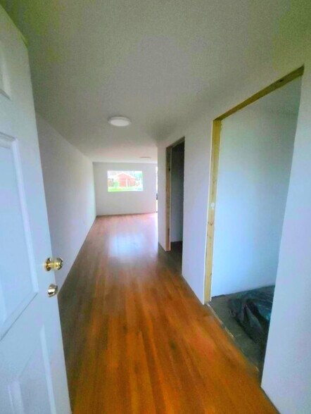 More Photos Of 2806 Erastus St, Houston Storefront Retail Office For Sale