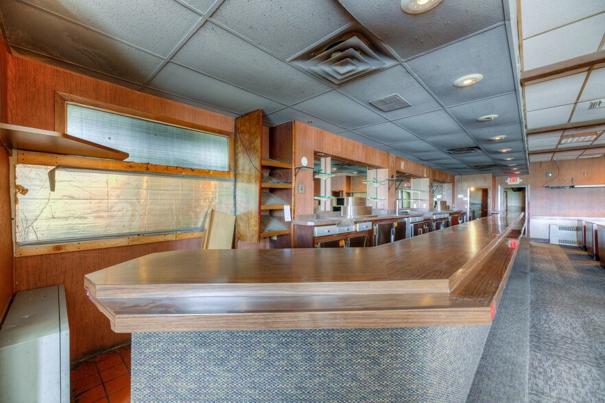 More Photos Of 421 7th St E, Saint Paul Restaurant For Sale