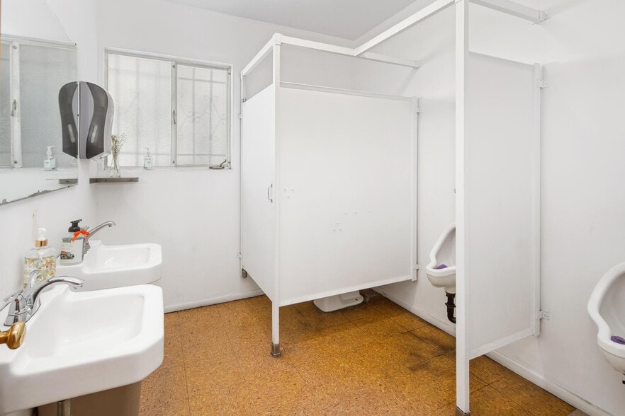 More Photos Of 1920 E St, San Diego Religious Facility For Sale