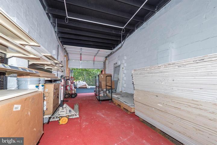 More Photos Of 625 N Streeper St, Baltimore Light Distribution For Sale