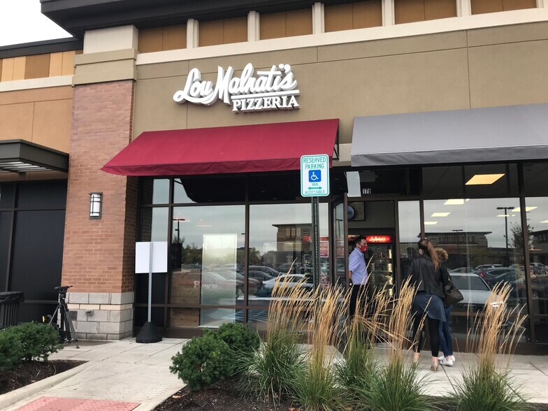 More Photos Of 11503 Spring Mill Rd, Carmel General Retail For Lease