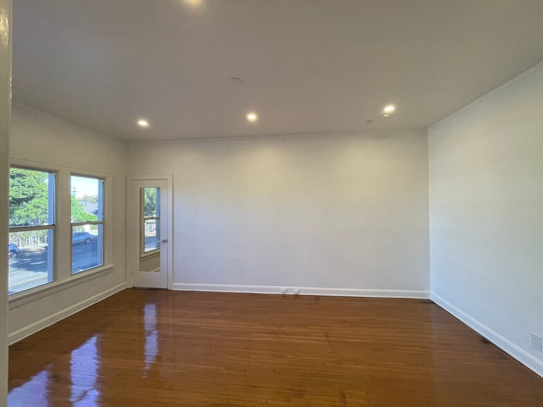 More Photos Of 418-420 N Larchmont Blvd, Los Angeles Office For Lease