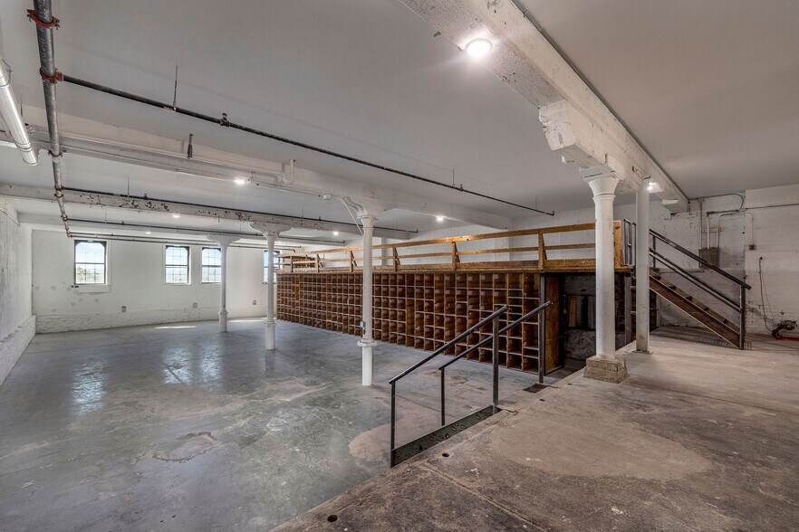 More Photos Of 603 W McMicken Ave, Cincinnati Light Manufacturing For Lease