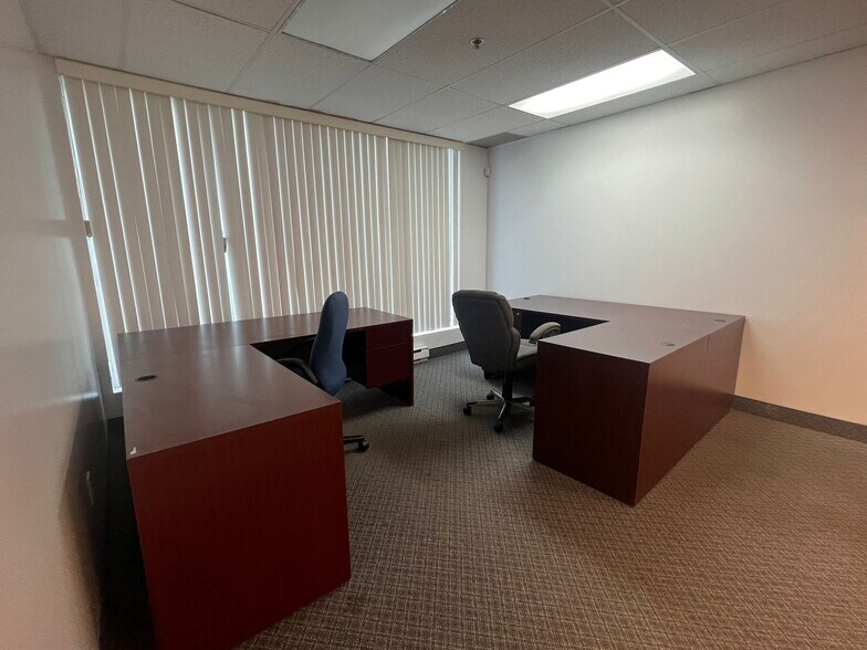 More Photos Of 3005 Boul Matte, Brossard Office For Lease