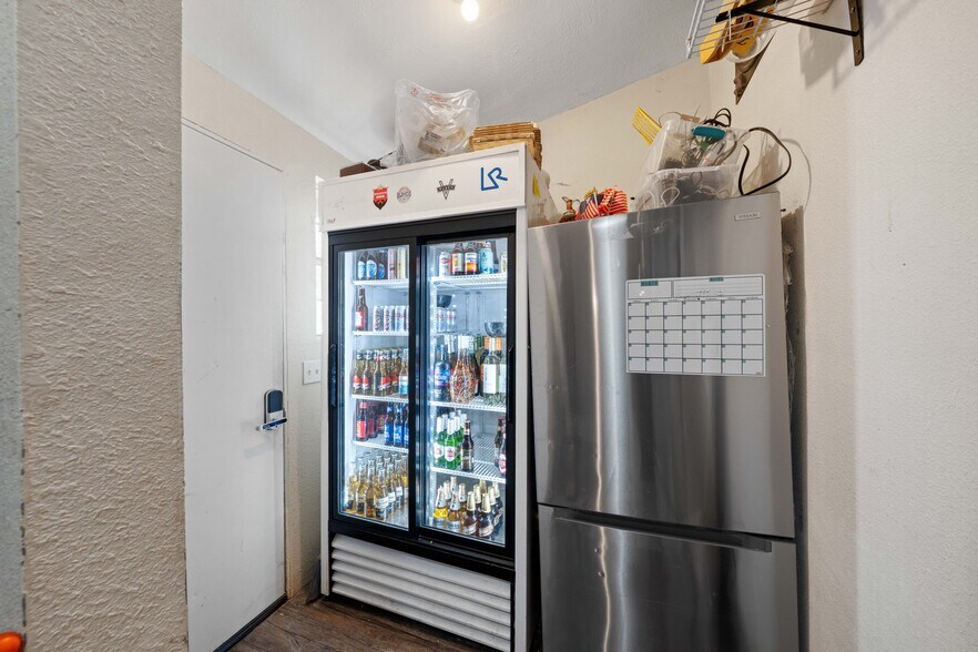 More Photos Of 33855 Blanco Rd, Bulverde Bar For Sale