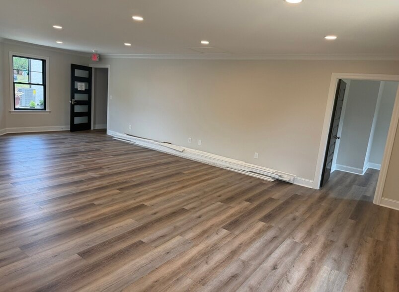 More Photos Of 12418 County Line Rd, Madison Office For Lease