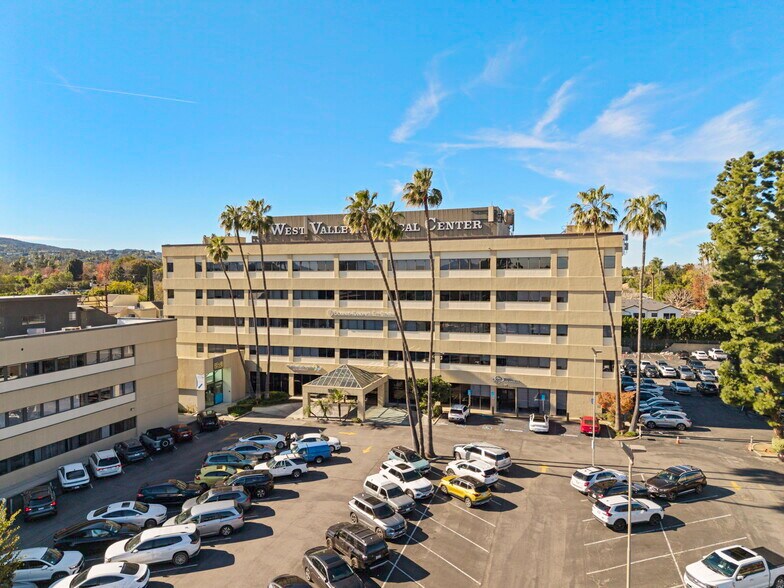 More Photos Of 5353-5363 Balboa Blvd, Encino Medical For Lease