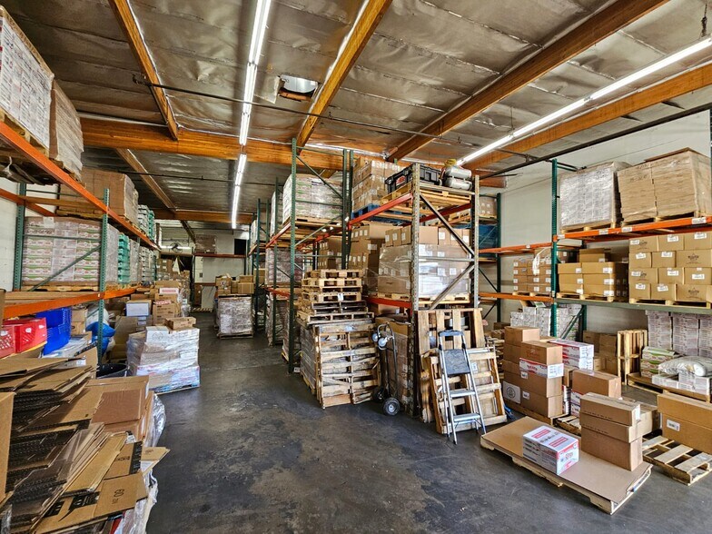 More Photos Of 12067 Foothill Blvd, Sylmar Warehouse For Lease