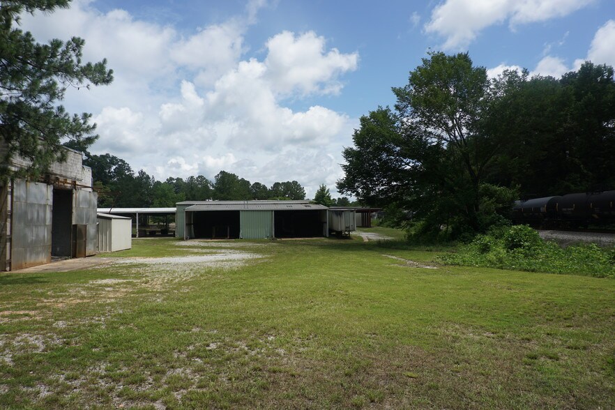 More Photos Of 403 N Main St, Evergreen Warehouse For Sale