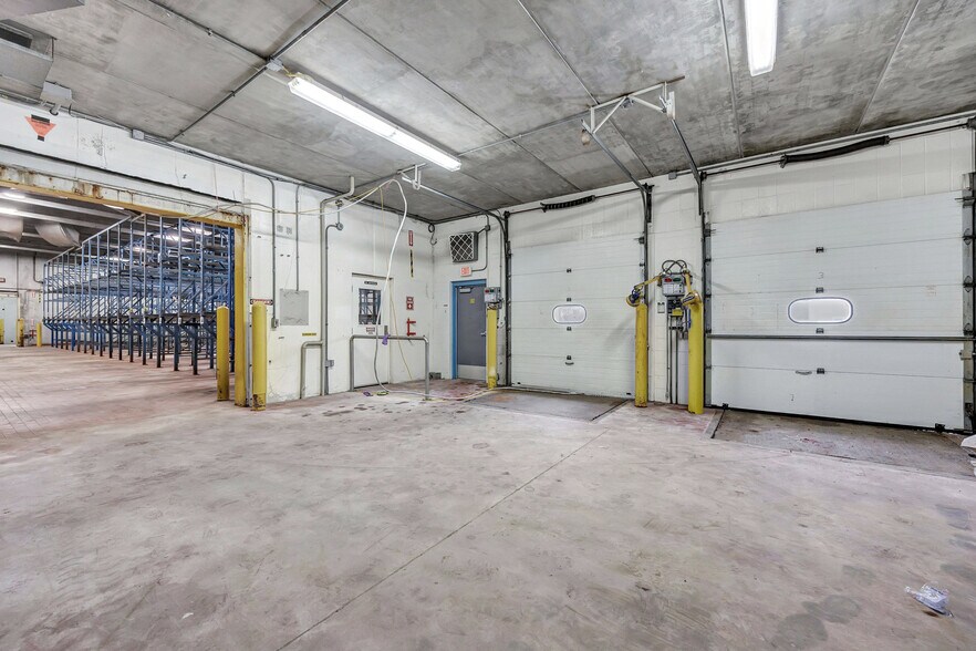 More Photos Of 305 S Wall St, Denmark Industrial For Sale