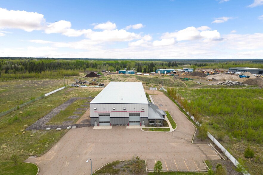 More Photos Of 340 Robertson Rd, Fort McMurray Warehouse For Lease