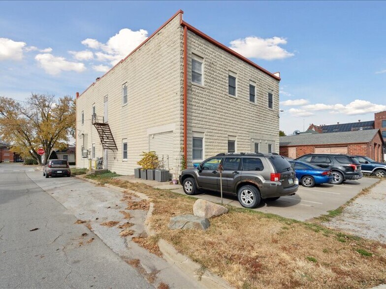 More Photos Of 230 S Dubuque St, Solon Multifamily For Sale