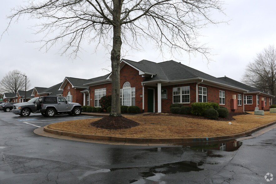 More Photos Of 2230 Towne Lake Pky, Woodstock Office For Lease