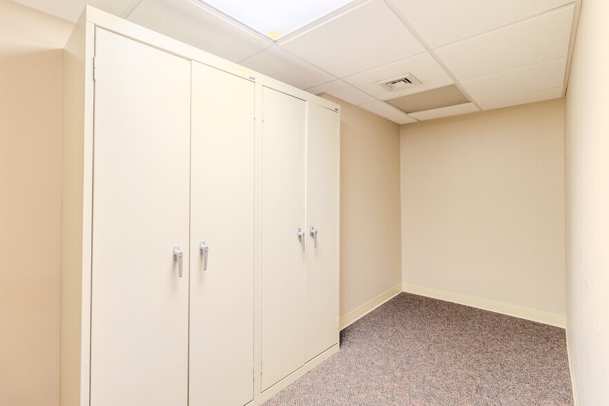 More Photos Of 2703 Mosside Blvd, Monroeville Medical For Sale