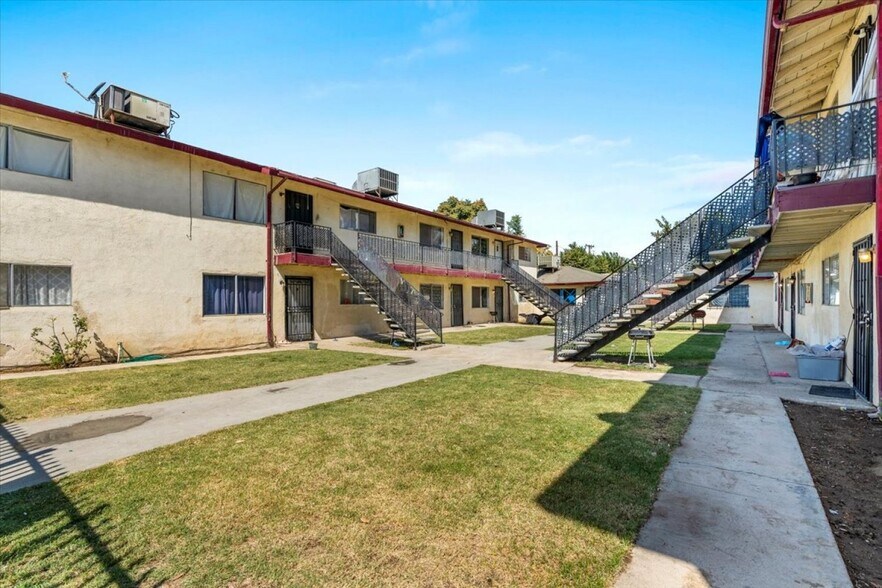 More Photos Of 116 Beardsley Ave, Bakersfield Apartments For Sale