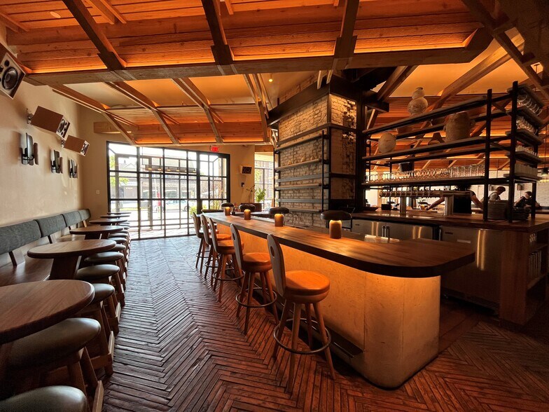 More Photos Of 1432 W 31st St, Minneapolis Storefront Retail Residential For Lease