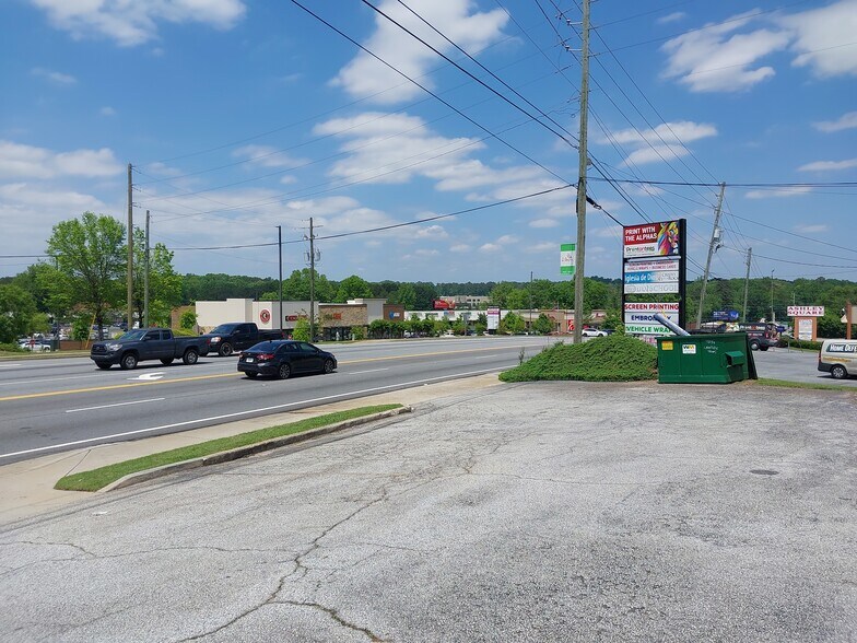 More Photos Of 4844 Lawrenceville Hwy NW, Lilburn Freestanding For Sale