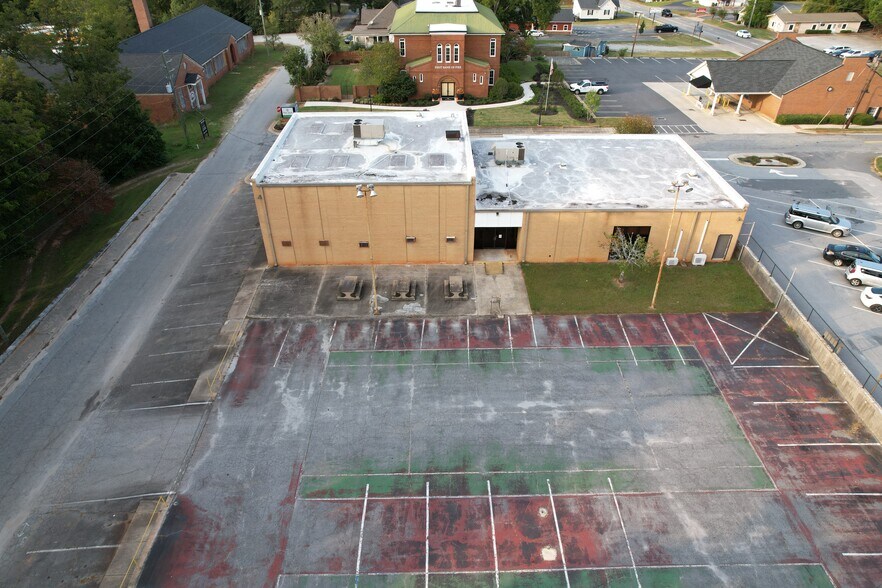 More Photos Of 16 Jackson St, Zebulon Light Distribution For Sale