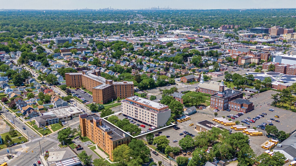 More Photos Of 148 Greenwich St, Hempstead Apartments For Sale
