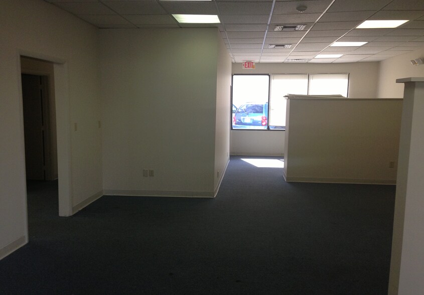 More Photos Of 1860 Old Okeechobee Rd, West Palm Beach Medical For Lease
