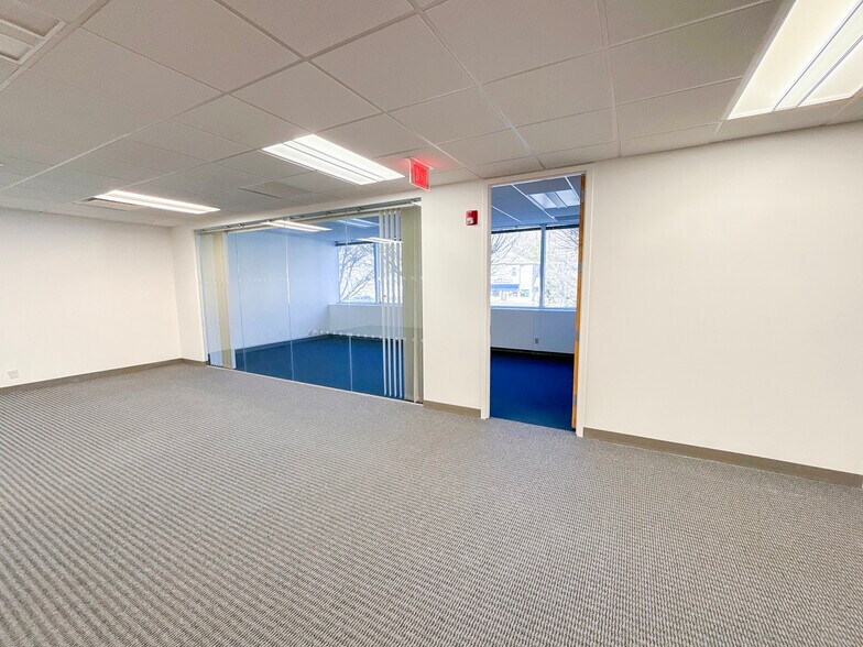 More Photos Of 100 Mill Plain Rd, Danbury Office For Sale