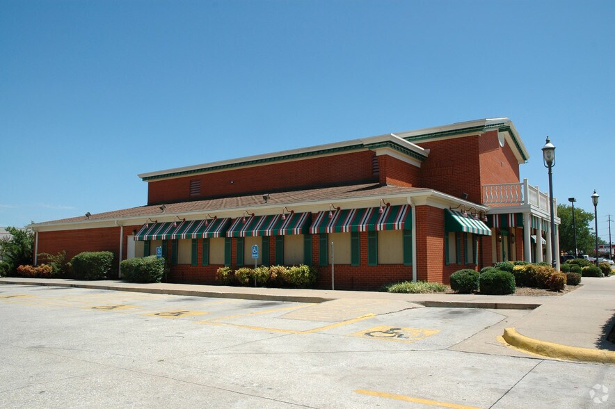 More Photos Of 7474 S Cockrell Hill Rd, Dallas Restaurant For Sale