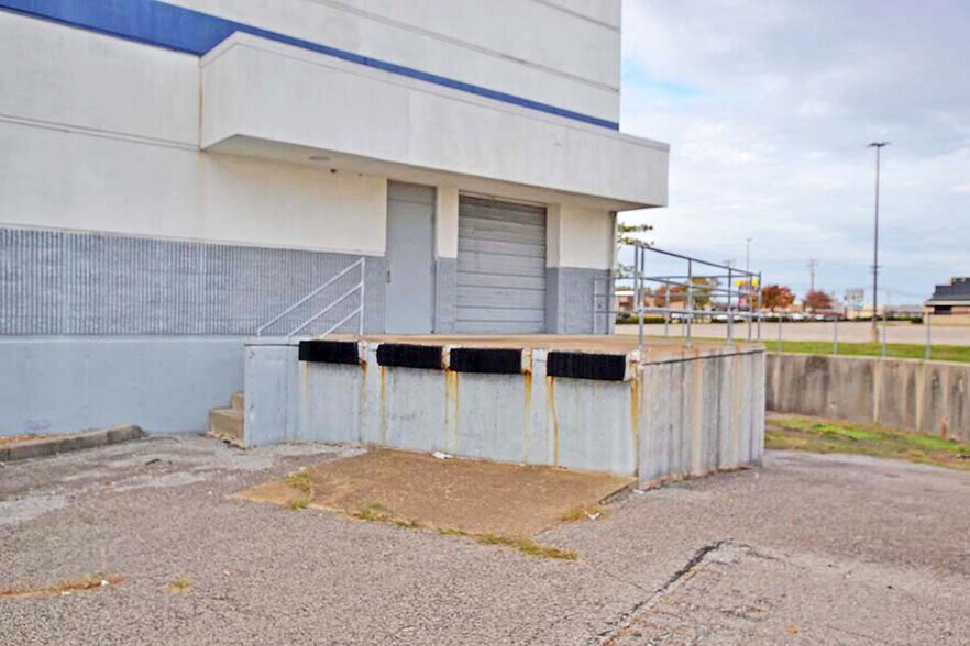 More Photos Of 317 Lincoln Hwy, Fairview Heights Auto Repair For Lease