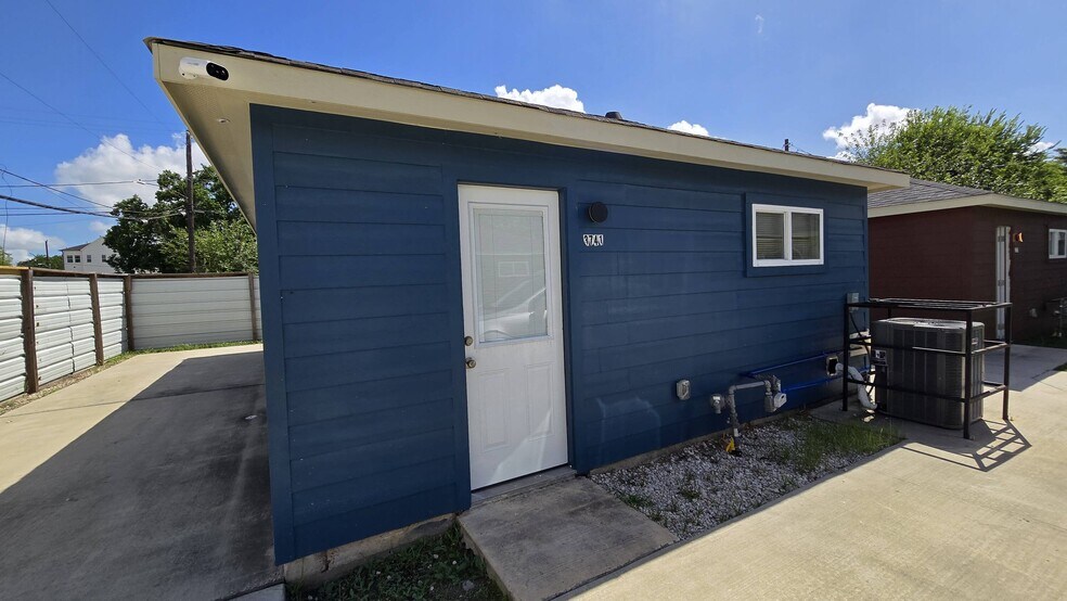 More Photos Of 3733 Seabrook St, Houston Apartments For Sale