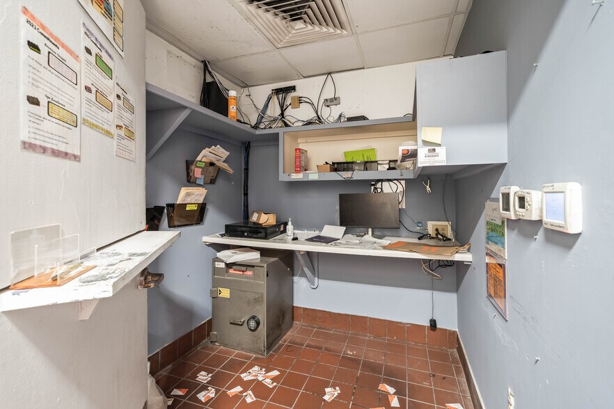 More Photos Of 4950 S Loop 289, Lubbock Restaurant For Lease