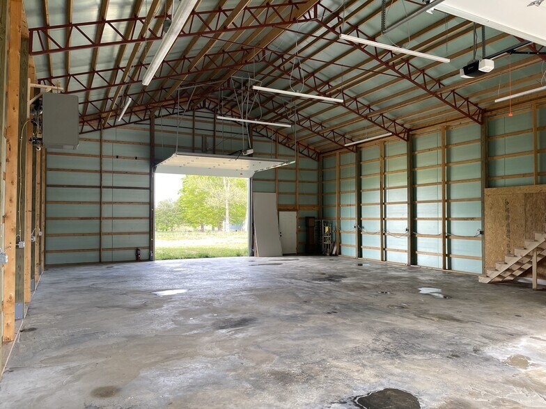 More Photos Of 21319 N Preston Hwy, Bruceton Mills Flex For Sale