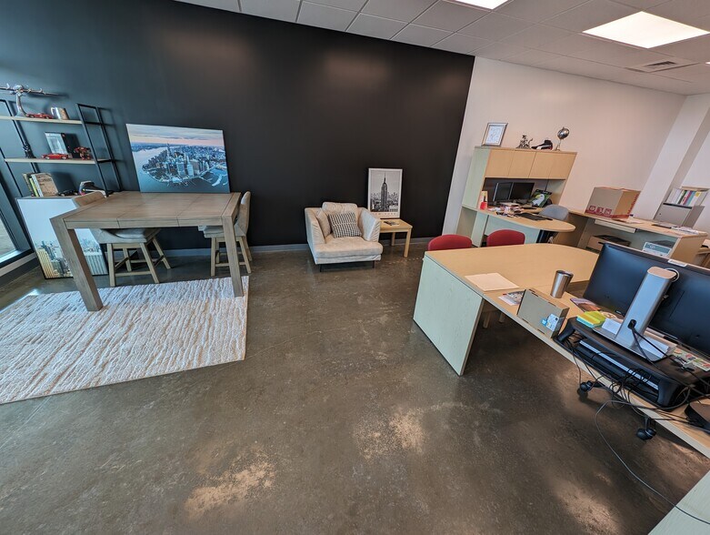 More Photos Of 94-1042 Ka Uka Blvd, Waipahu Storefront Retail Office For Lease