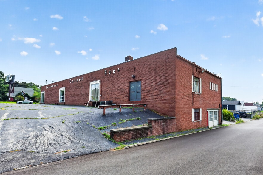 More Photos Of 4120 Market St, Youngstown Freestanding For Sale