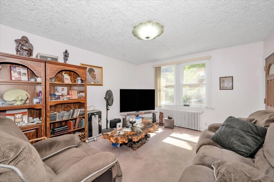 More Photos Of 1010-1012 16TH Street NE, Washington Apartments For Sale