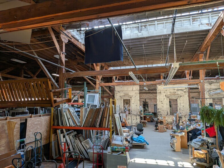 More Photos Of 1740 W Webster Ave, Chicago Light Manufacturing For Lease