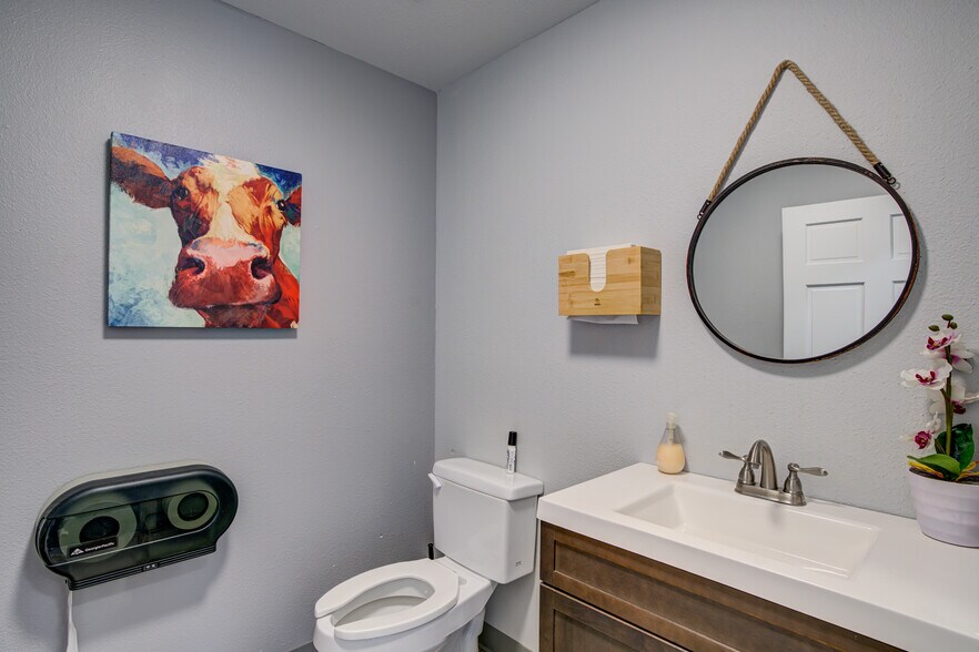 More Photos Of 2960 N Academy Blvd, Colorado Springs Office For Sale