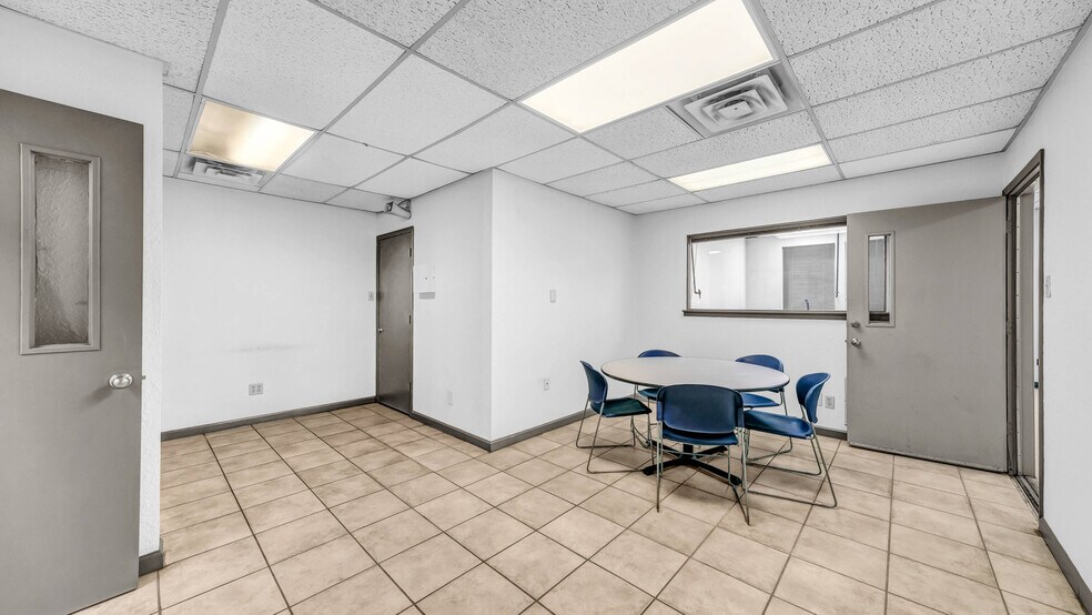 More Photos Of 5450 E Loop 820 S, Fort Worth Loft Creative Space For Sale