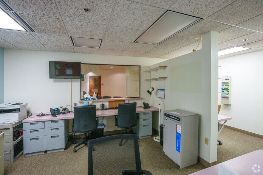 More Photos Of 190 Groton Rd, Ayer Medical For Lease