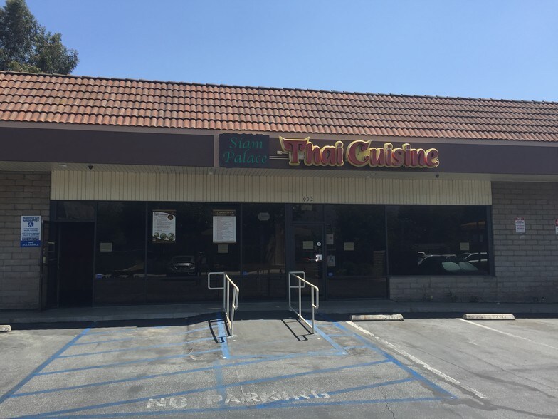 More Photos Of 992 E Alosta Ave, Azusa Storefront For Lease