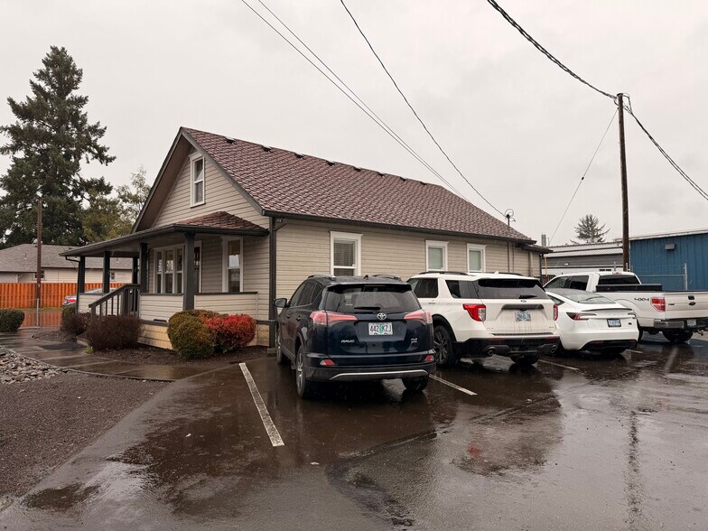 More Photos Of 750 SW Bailey Ave, Hillsboro Manufacturing For Lease