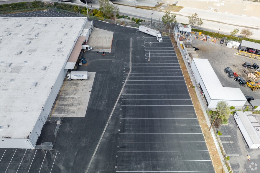 More Photos Of 3731 Warner Ave, Santa Ana Warehouse For Lease