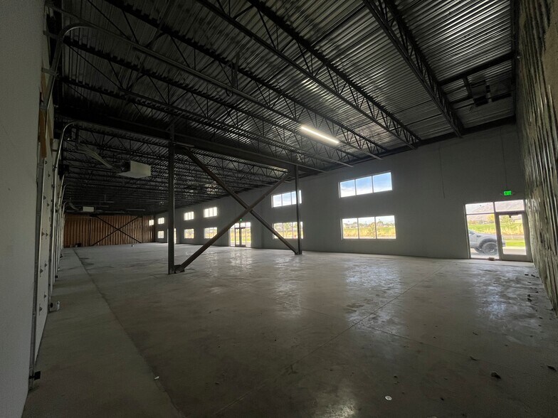 More Photos Of 2400 S 1707 W, Mapleton Warehouse For Lease