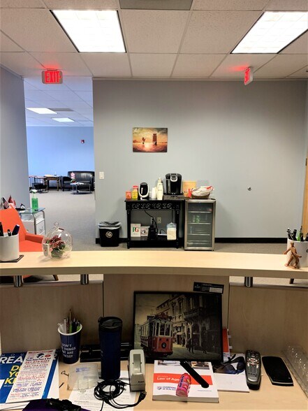 More Photos Of 9555 W Sam Houston Pky S, Houston Office For Lease