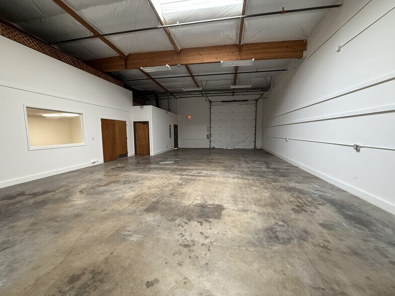 More Photos Of 5729 Sonoma Dr, Pleasanton Warehouse For Lease
