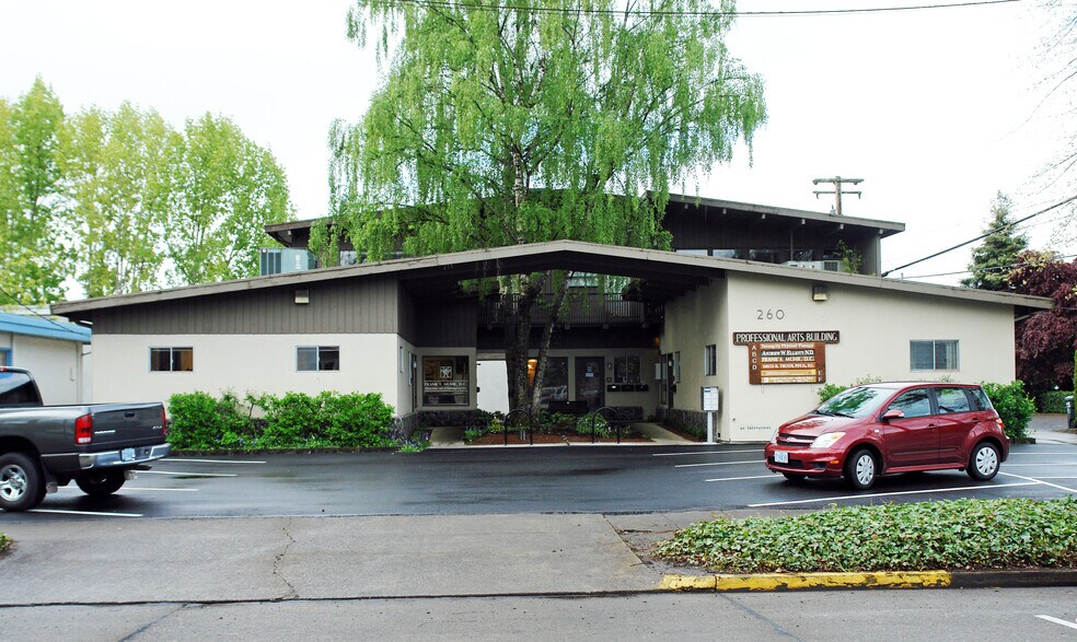 Primary Photo Of 260 E 15th Ave, Eugene Medical For Lease