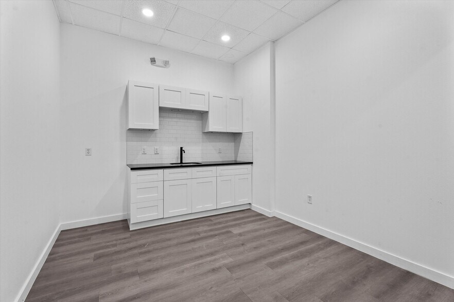 More Photos Of 26605 Cook Field Rd, Katy Light Distribution For Lease