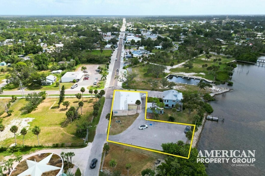 More Photos Of 2 Buchans Lndg, Englewood Funeral Home For Lease