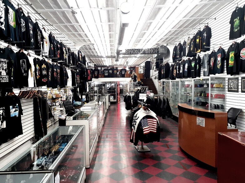 More Photos Of 6800-6820 Hollywood Blvd, Los Angeles Storefront Retail Residential For Lease