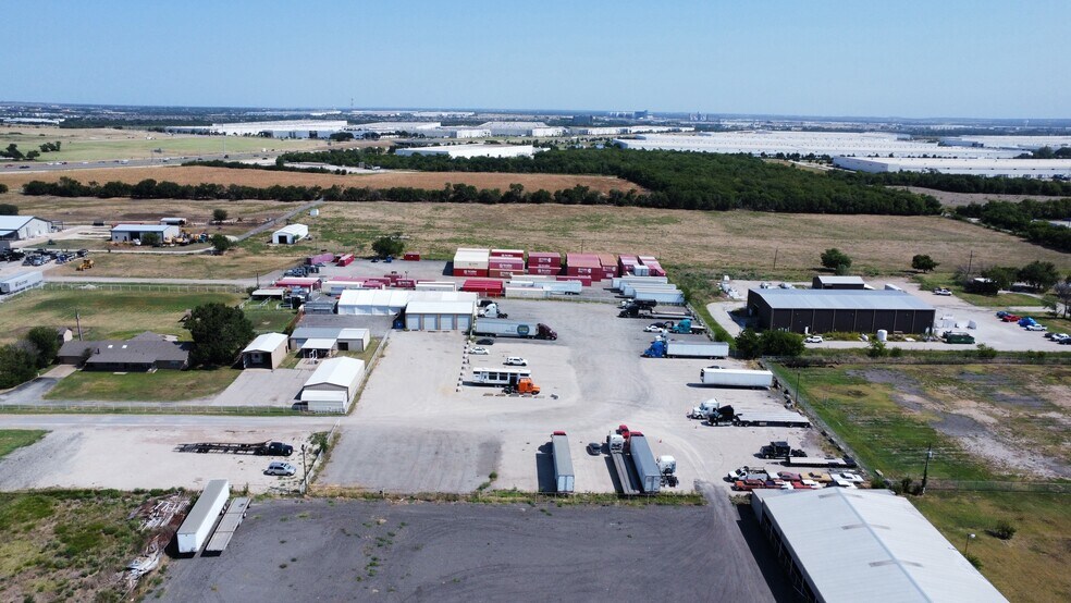 More Photos Of 14540 Day Rd, Roanoke Truck Terminal For Lease